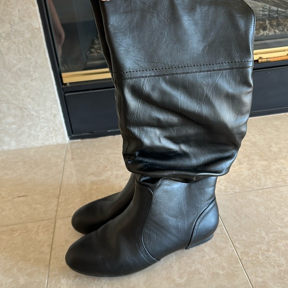 Black slouch boots